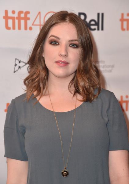 How tall is Aislinn Paul?